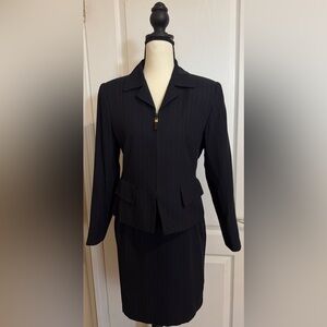 Preston & York Timeless Tailored Black Pinstripe 2PC Suit Size 4P